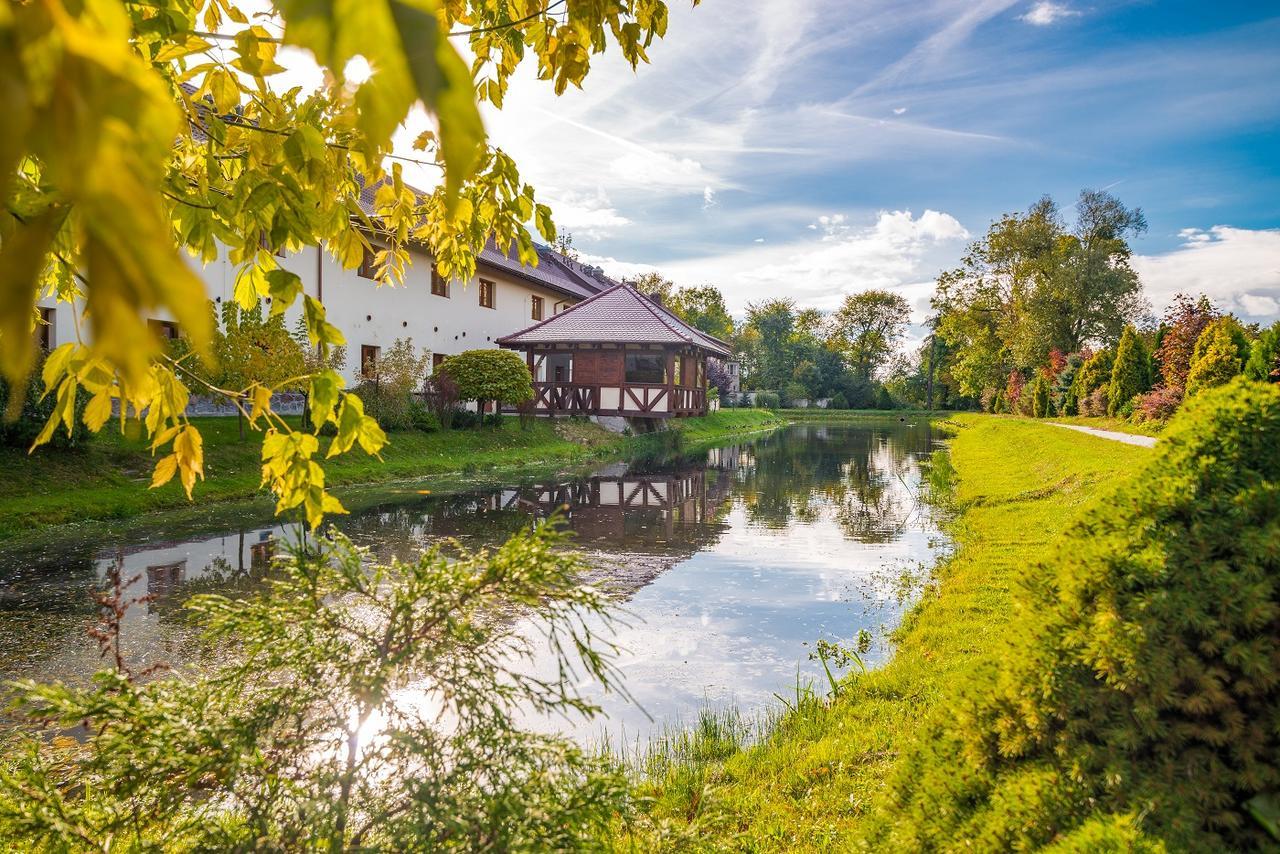 Hotel Karczyce Buitenkant foto